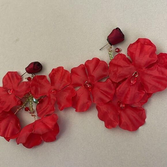Elegant Floral Red Earrings A1209 - Picture 5 of 5